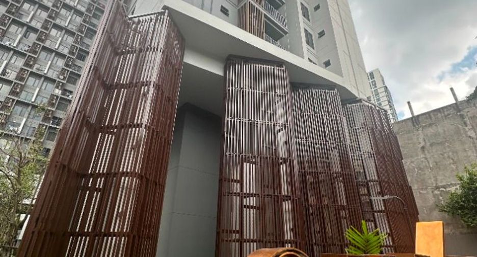 For sale 1 bed condo in Phaya Thai, Bangkok