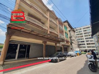 For sale 3 bedrooms retail Space in Suan Luang, Bangkok
