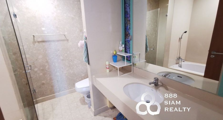 For sale 4 bedrooms apartment in Bang Kho Laem, Bangkok