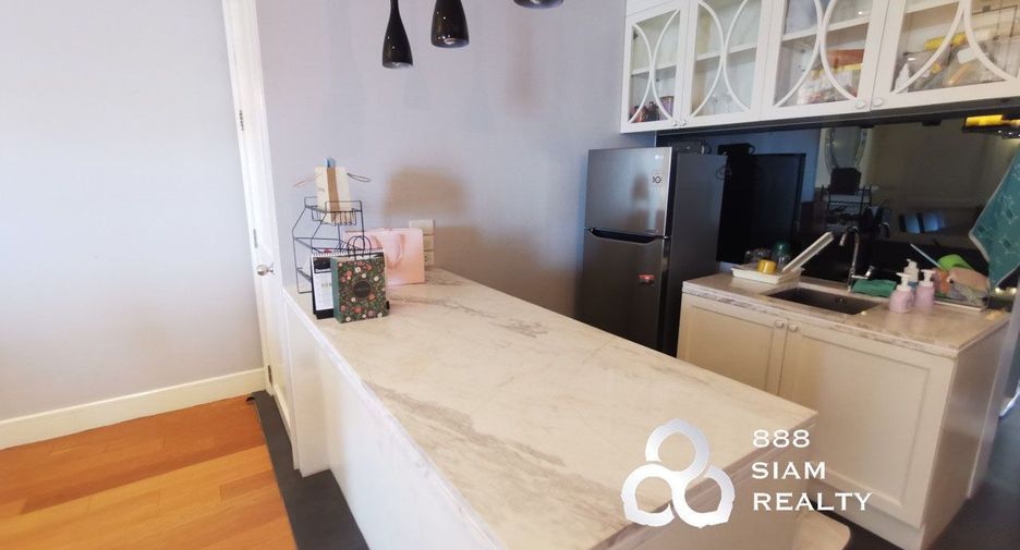 For sale 4 bedrooms apartment in Bang Kho Laem, Bangkok