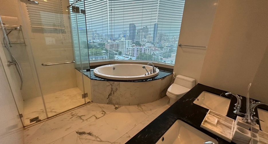 For rent and for sale 3 bedrooms condo in Watthana, Bangkok