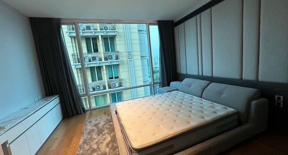 For rent and for sale 3 bedrooms condo in Watthana, Bangkok