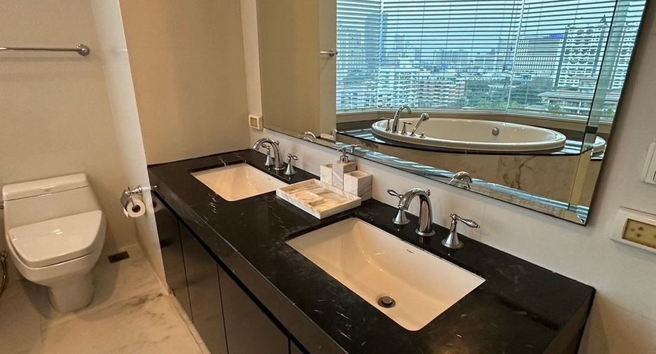 For rent and for sale 3 bedrooms condo in Watthana, Bangkok