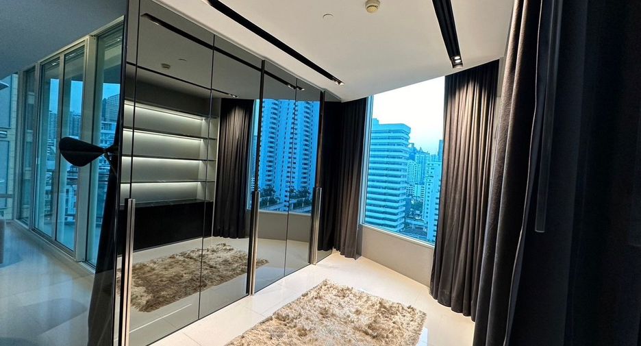 For rent and for sale 3 bedrooms condo in Watthana, Bangkok