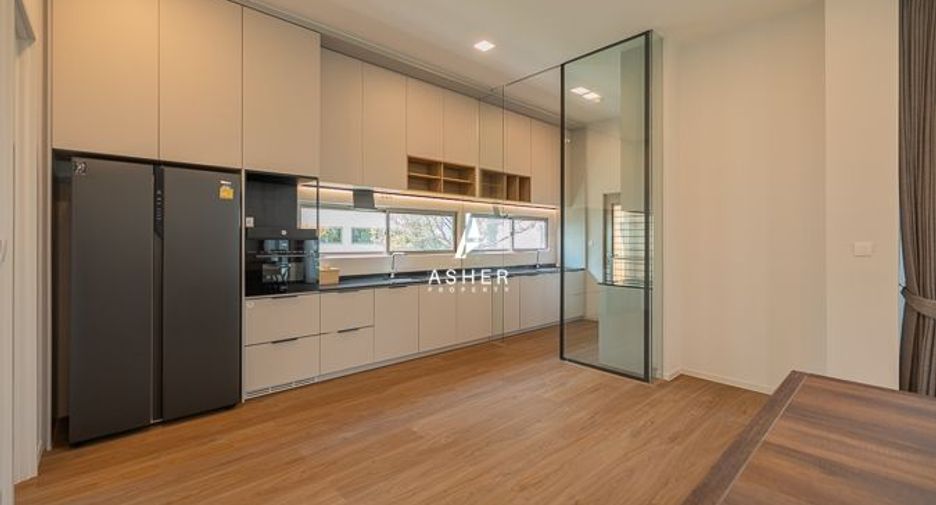 For rent and for sale 3 bedrooms house in Saphan Sung, Bangkok