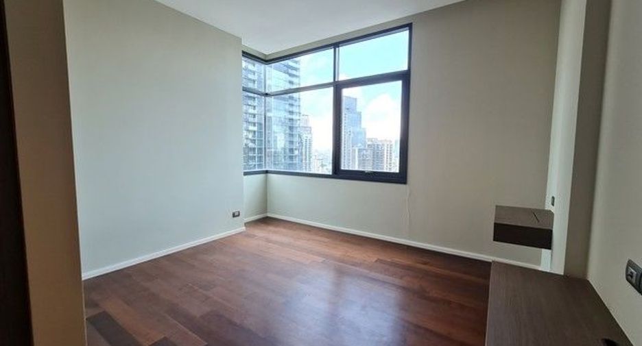 For sale 3 ベッドルーム condo in Khlong Toei, Bangkok