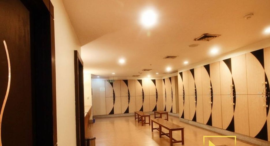 For rent 3 ベッドルーム condo in Khlong Toei, Bangkok