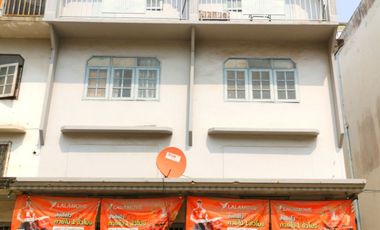 For sale 3 bed retail Space in Bang Khun Thian, Bangkok
