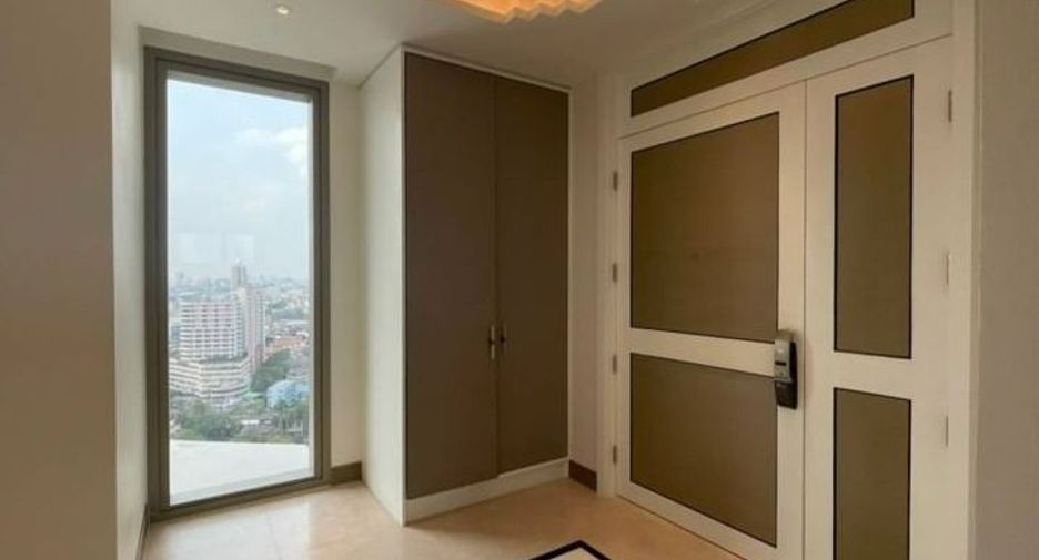 For sale 2 bed condo in Khlong San, Bangkok