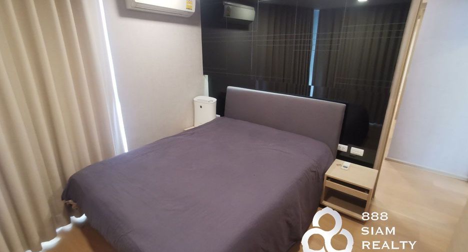For sale 3 bedrooms condo in Khlong Toei, Bangkok