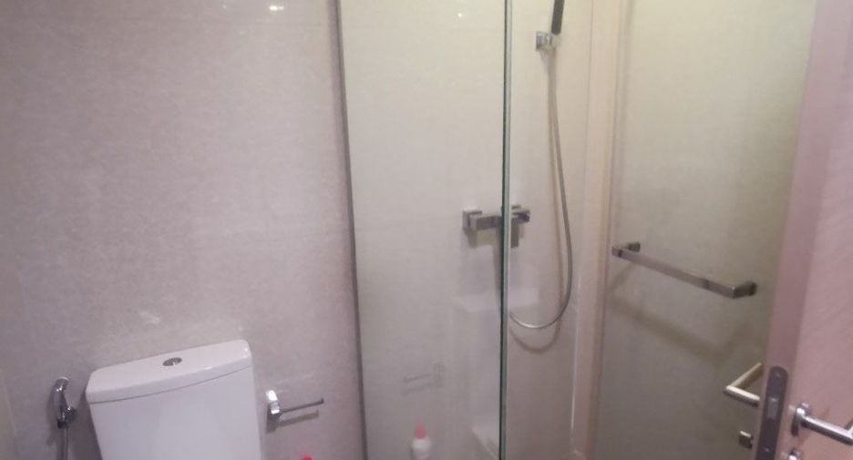 For sale 3 bedrooms condo in Khlong Toei, Bangkok