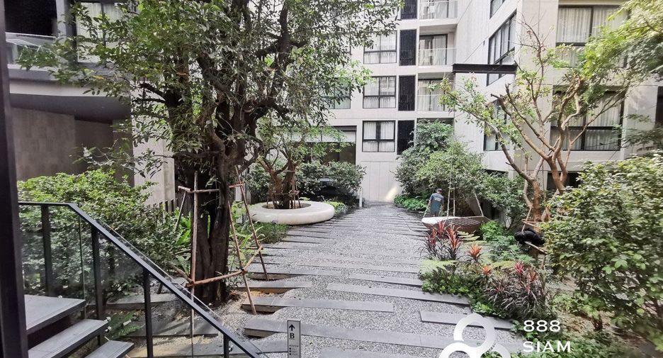 For sale 3 bedrooms condo in Khlong Toei, Bangkok