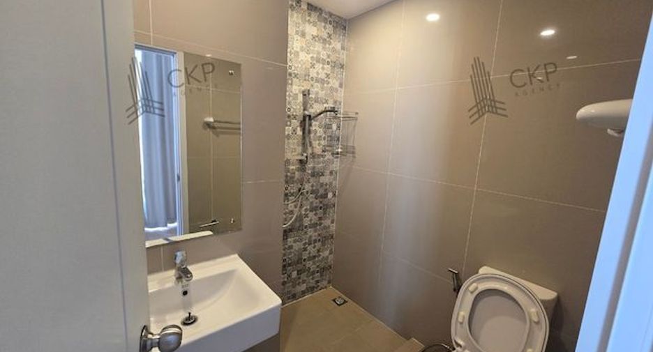 For sale 4 bedrooms townhouse in Thanyaburi, Pathum Thani