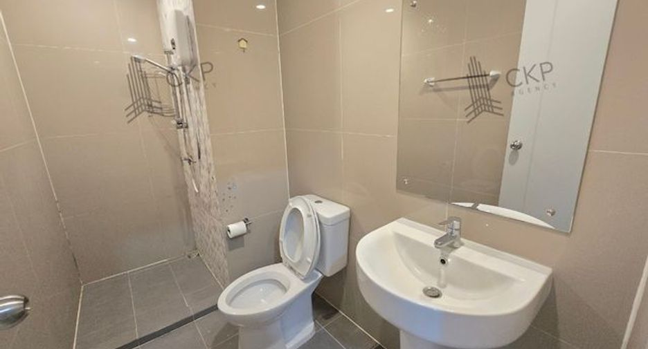 For sale 4 bedrooms townhouse in Thanyaburi, Pathum Thani