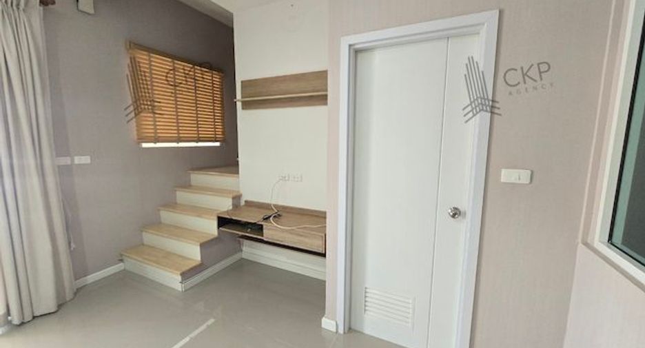 For sale 4 bedrooms townhouse in Thanyaburi, Pathum Thani