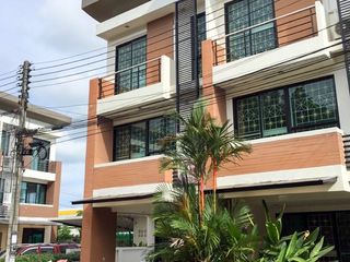For sale 3 bedrooms retail Space in Mueang Phuket, Phuket