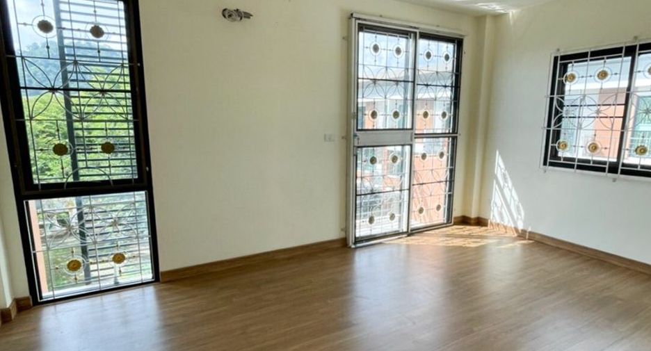 For sale 3 bedrooms retail Space in Mueang Phuket, Phuket