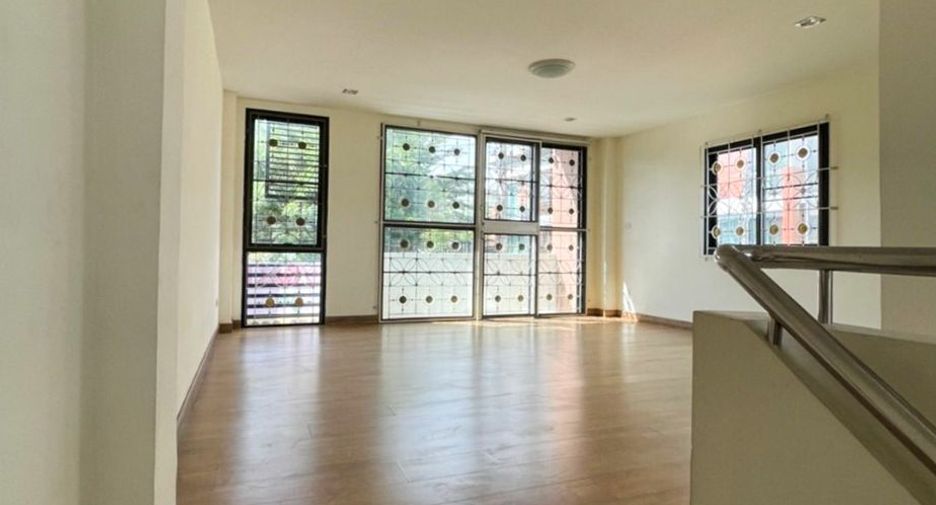 For sale 3 bedrooms retail Space in Mueang Phuket, Phuket