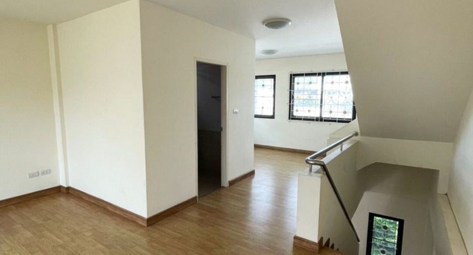 For sale 3 bedrooms retail Space in Mueang Phuket, Phuket