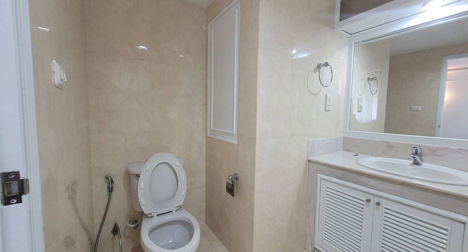 For rent 2 bedrooms apartment in Pathum Wan, Bangkok