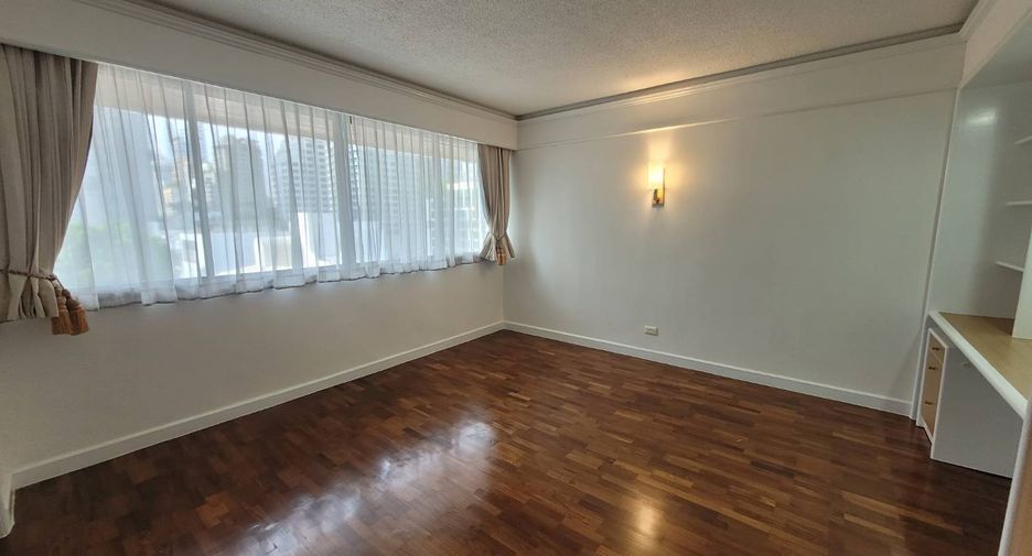 For rent 2 bedrooms apartment in Pathum Wan, Bangkok