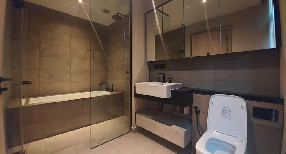 For rent and for sale 2 bedrooms condo in Watthana, Bangkok