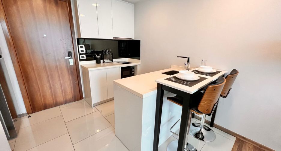 For rent 1 bed condo in Pratumnak, Pattaya