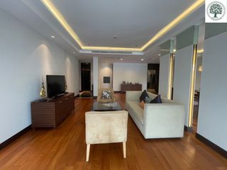 For rent 4 bedrooms apartment in Pathum Wan, Bangkok