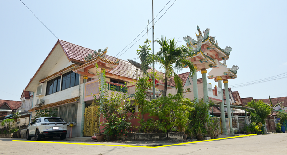 For sale 5 bed townhouse in Bang Bon, Bangkok