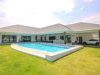 Villa zum Kauf mit 4 Zimmer in Hua Hin, Prachuap Khiri Khan