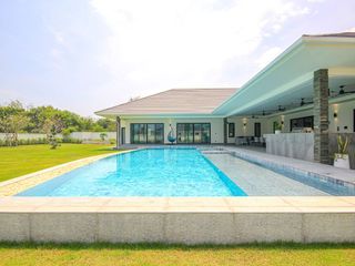 Villa zum Kauf mit 4 Zimmer in Hua Hin, Prachuap Khiri Khan