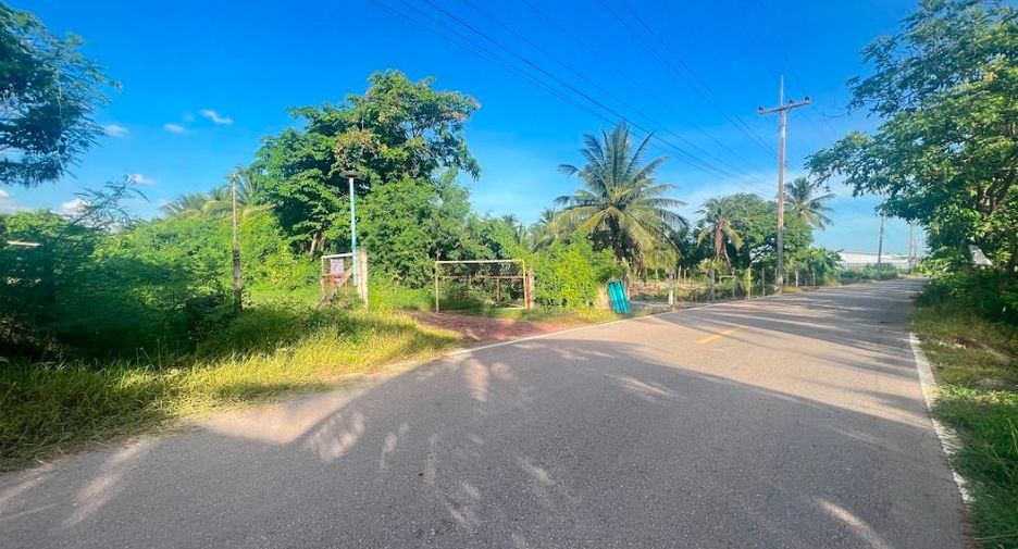 À vendre terrain à Ban Phaeo, Samut Sakhon