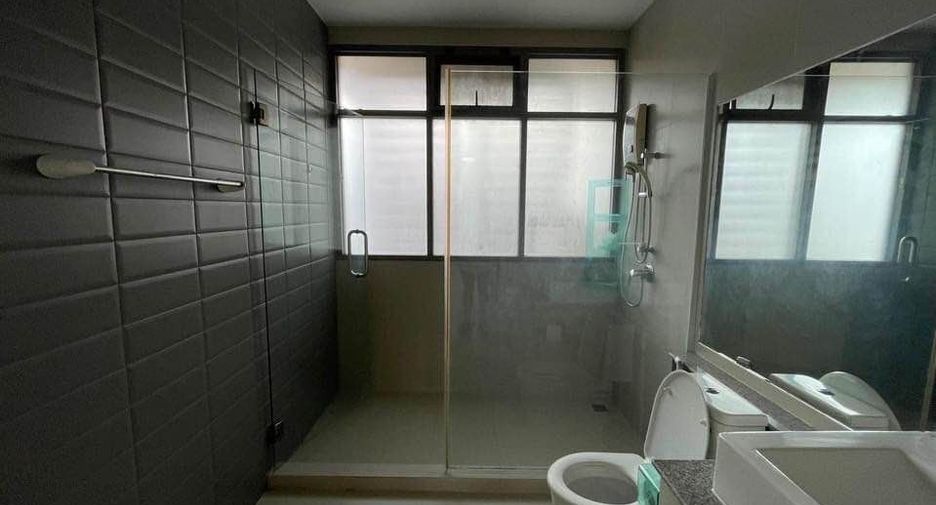 For rent 3 Beds townhouse in Pak Kret, Nonthaburi
