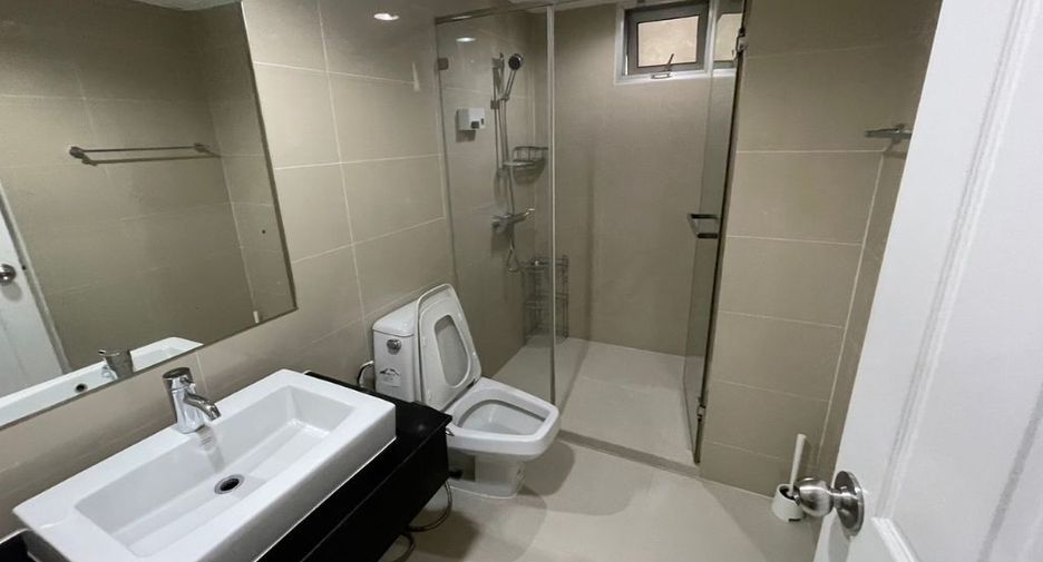 À louer et à vendre 2 chambres condo à Huai Khwang, Bangkok