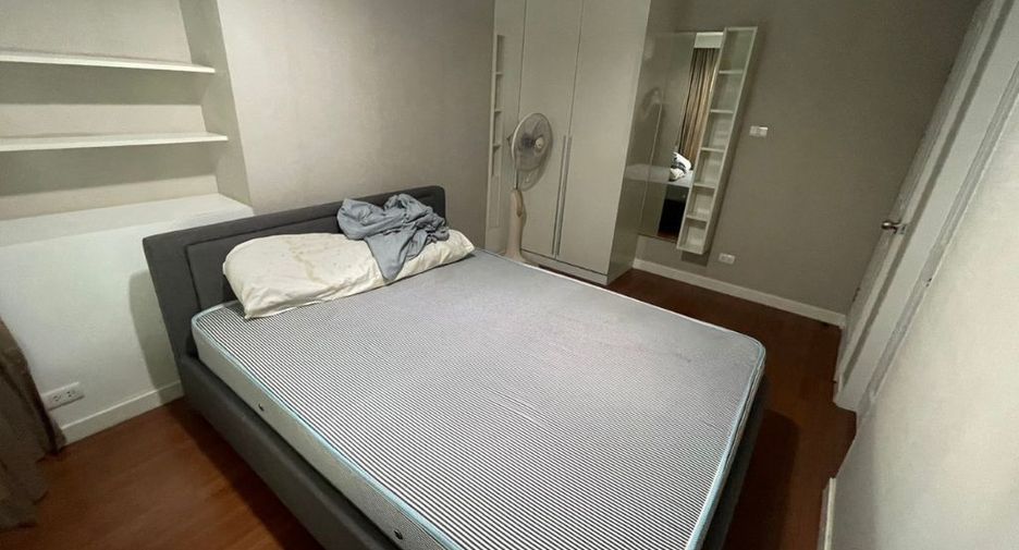 À louer et à vendre 2 chambres condo à Huai Khwang, Bangkok