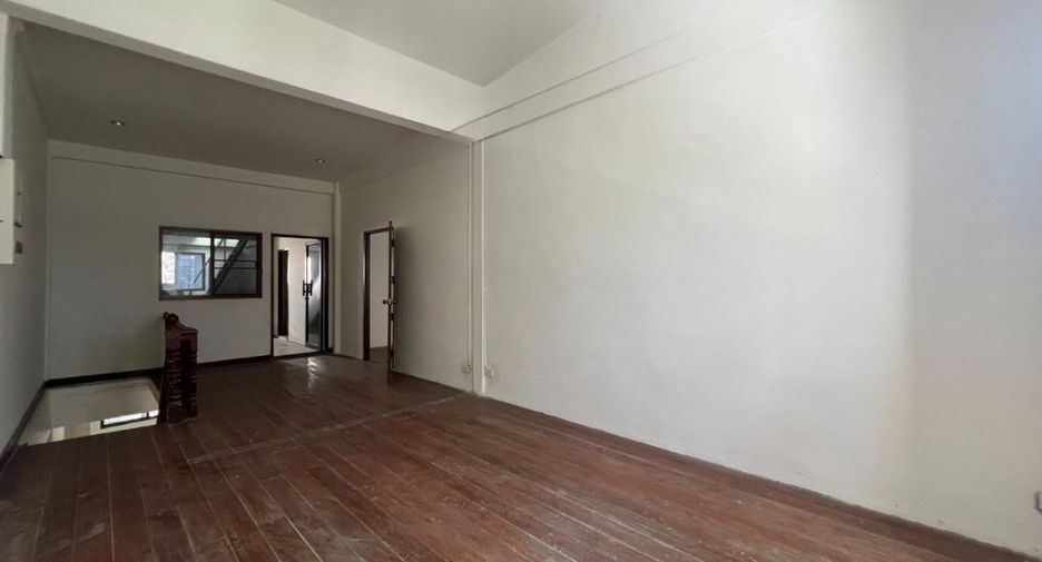 For sale 3 bedrooms retail Space in Ratchathewi, Bangkok