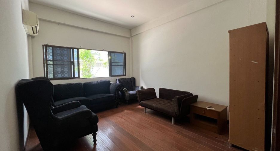 For sale 3 bedrooms retail Space in Ratchathewi, Bangkok
