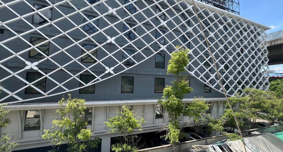 For sale 3 bedrooms retail Space in Ratchathewi, Bangkok