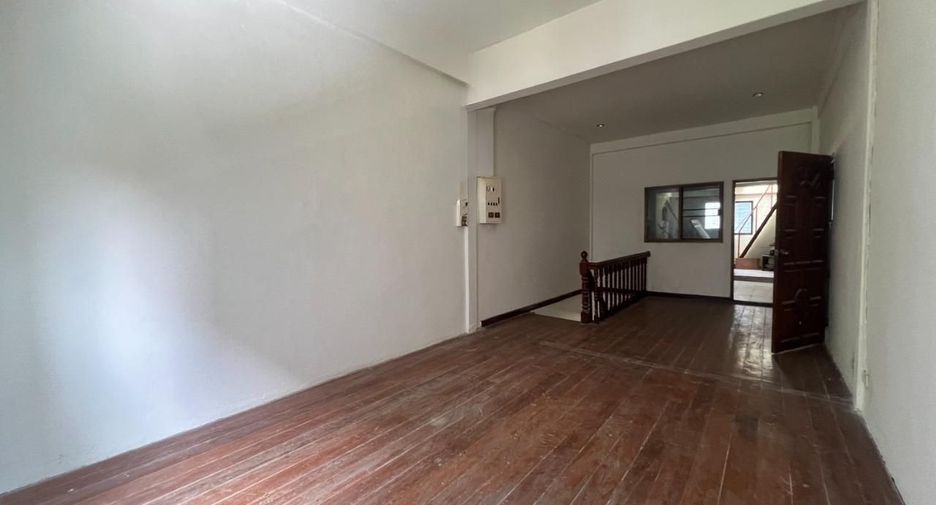 For sale 3 bedrooms retail Space in Ratchathewi, Bangkok