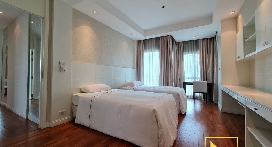 For rent 4 Beds apartment in Pathum Wan, Bangkok