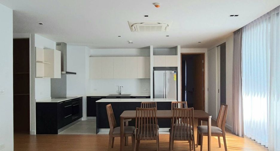 For rent 3 bedrooms condo in Watthana, Bangkok
