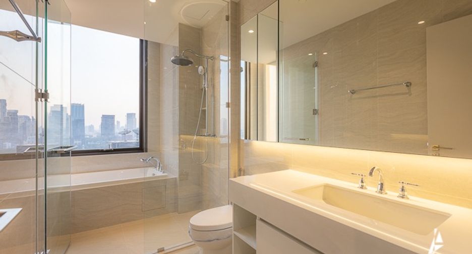 For sale 2 bedrooms condo in Pathum Wan, Bangkok