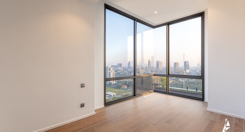 For sale 2 bedrooms condo in Pathum Wan, Bangkok