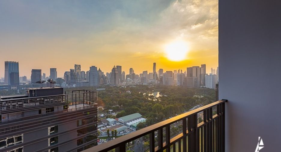 For sale 2 bedrooms condo in Pathum Wan, Bangkok