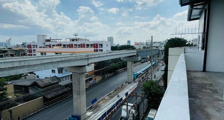 For rent retail Space in Lat Phrao, Bangkok