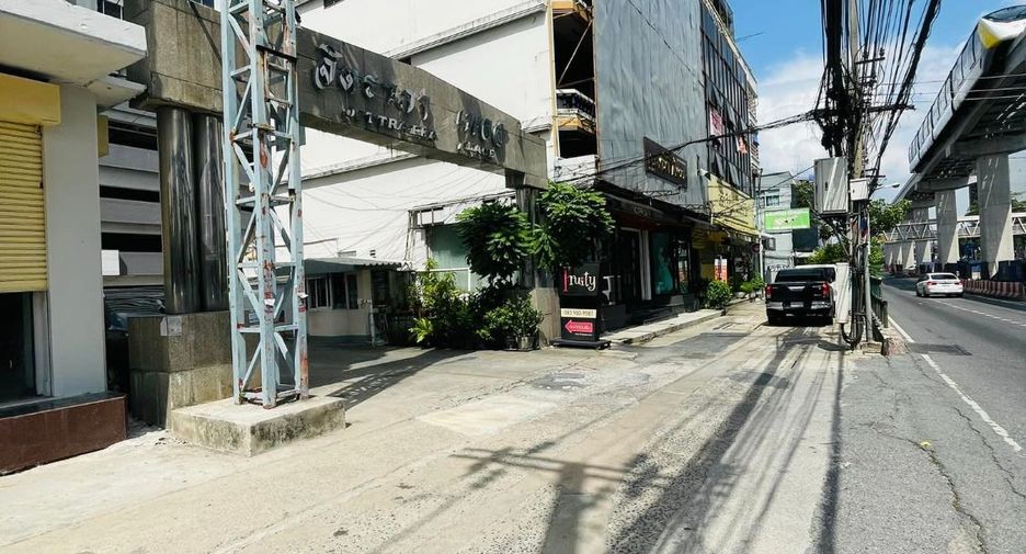 For rent retail Space in Lat Phrao, Bangkok