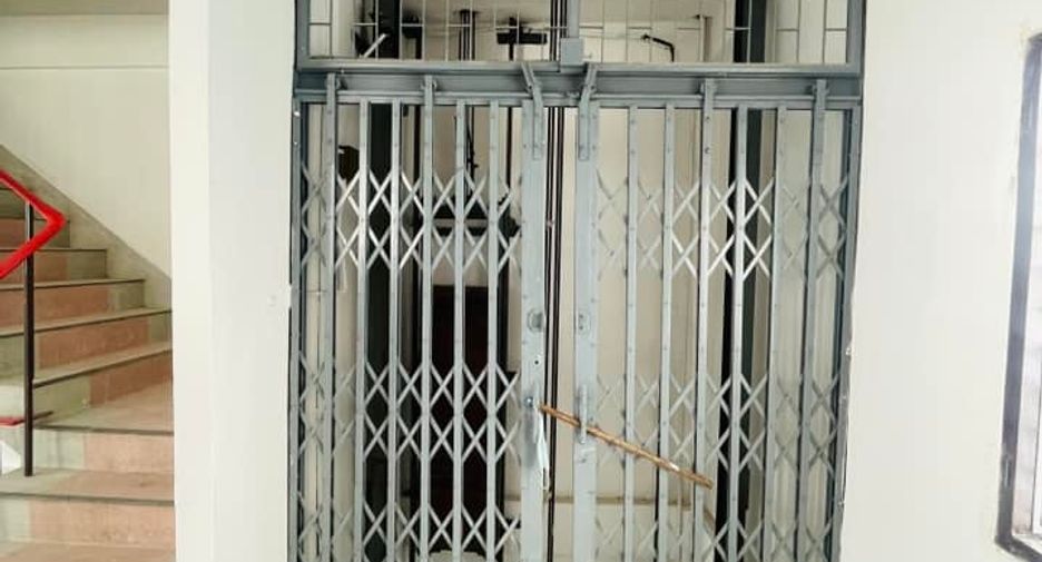 For rent retail Space in Lat Phrao, Bangkok