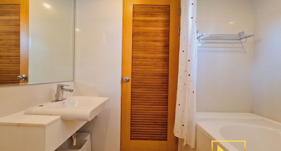 For rent 2 bedrooms apartment in Pathum Wan, Bangkok
