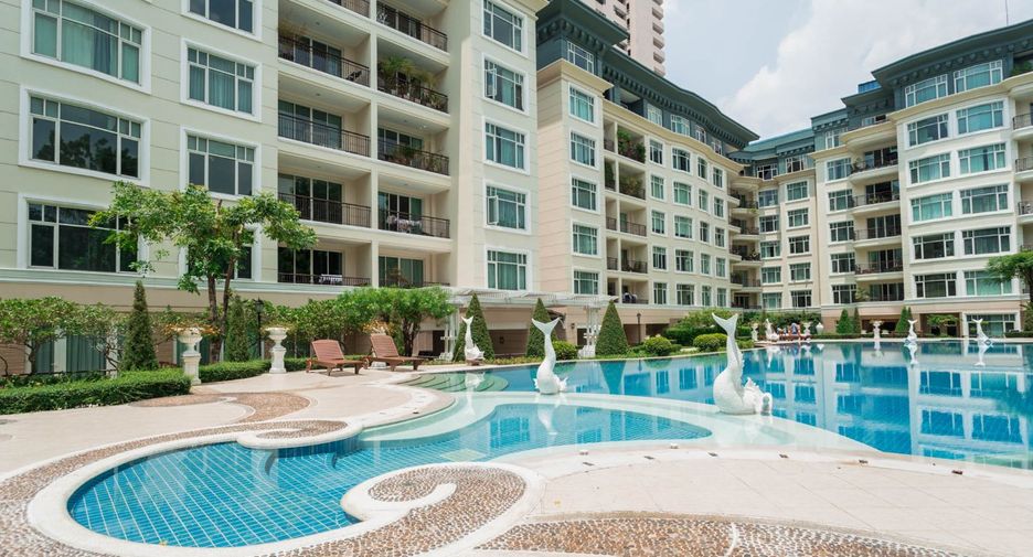 For rent 2 bedrooms condo in Sathon, Bangkok
