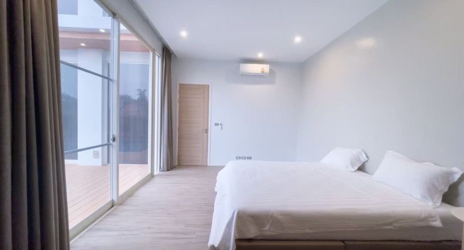 For rent 4 bedrooms house in San Kamphaeng, Chiang Mai